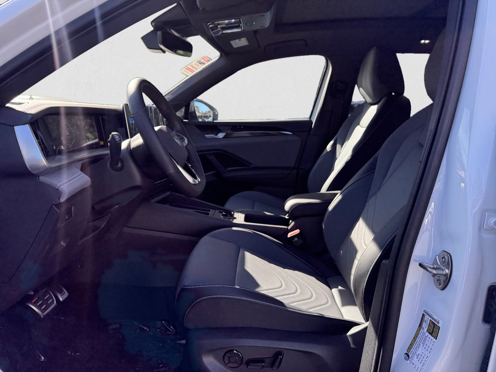 New 2026 Opal White Volkswagen SE R-Line Black image 9
