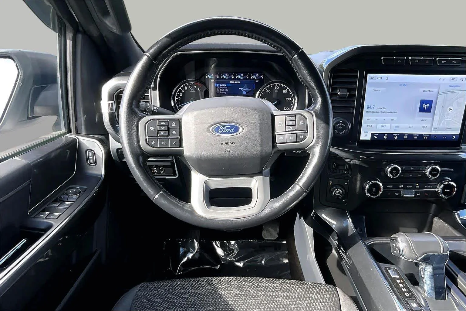Used 2022 Oxford White Ford XLT image 6