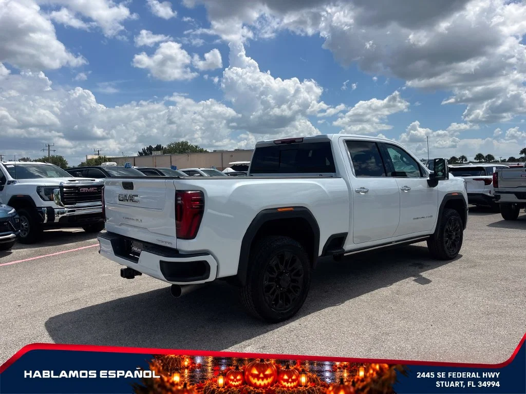 New 2026 Glacier White Tricoat GMC Denali Ultimate image 7