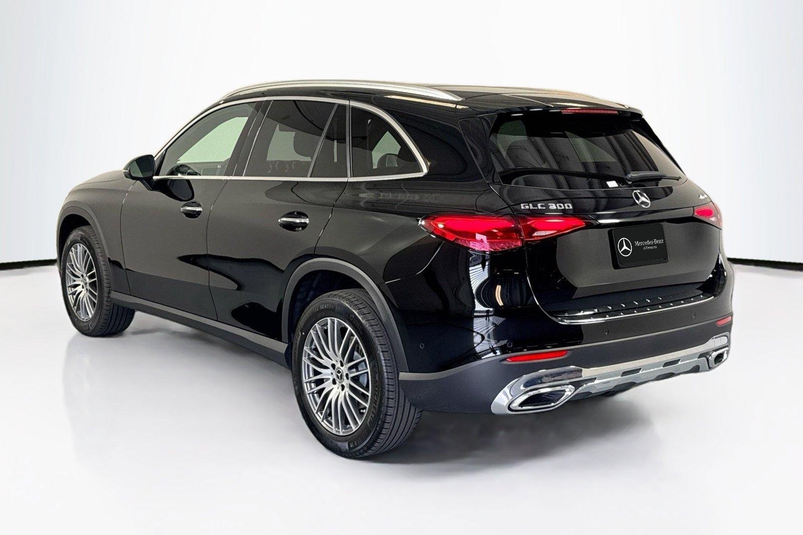 New 2026 Black Mercedes-Benz GLC 300 image 7