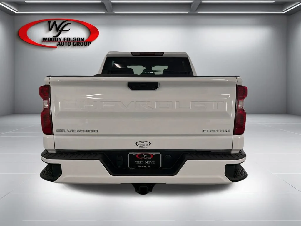 New 2026 Summit White Chevrolet Custom image 7
