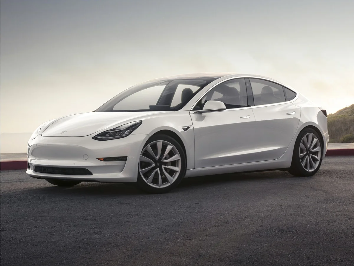 Used 2019 Deep Blue Metallic Tesla Long Range image 1