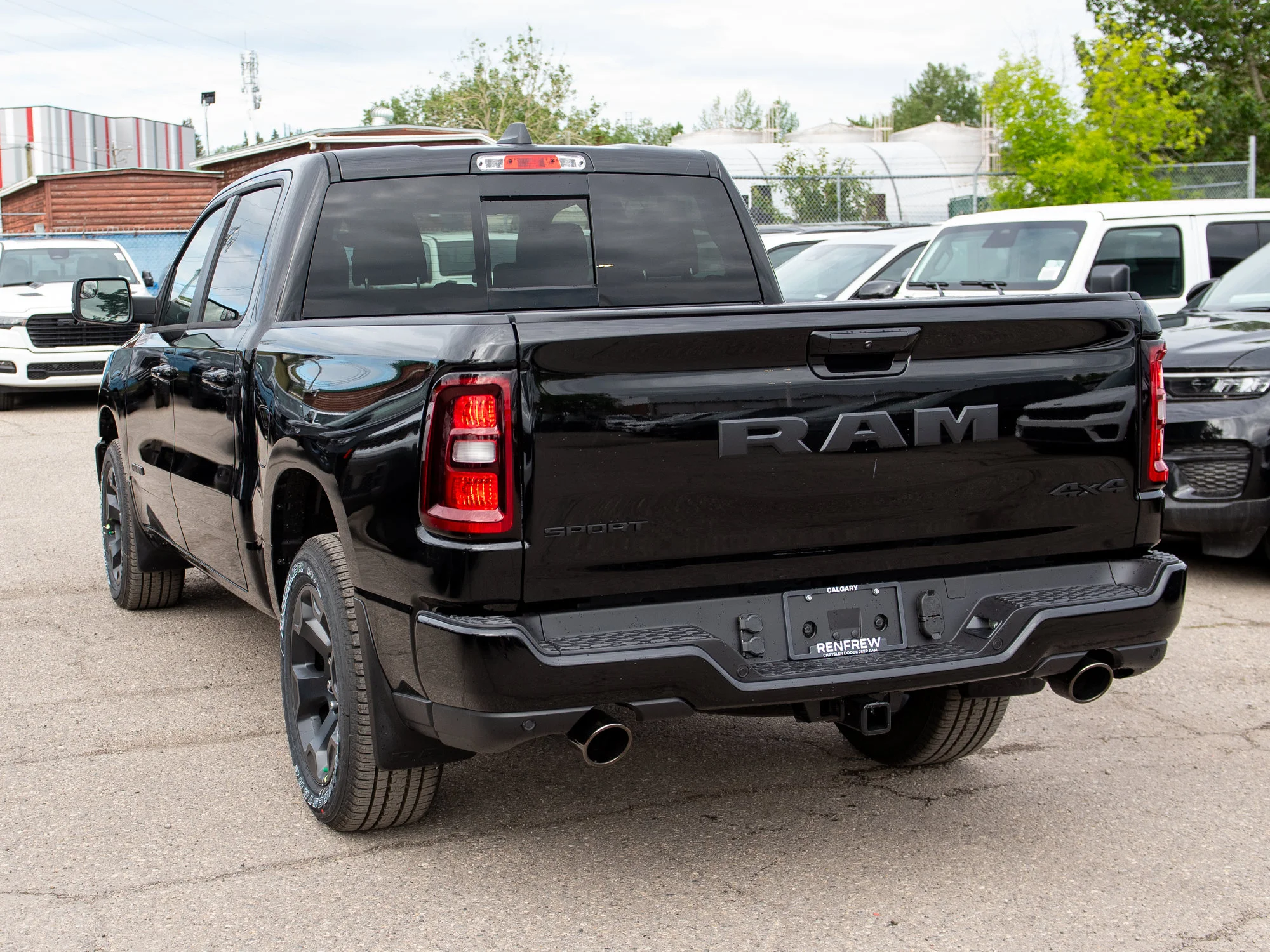 Used 2026 Black RAM Sport* Crew Cab 4x4, Panoramic Sunroof, Heated Seats/Wheel, Adaptive Cruise image 3