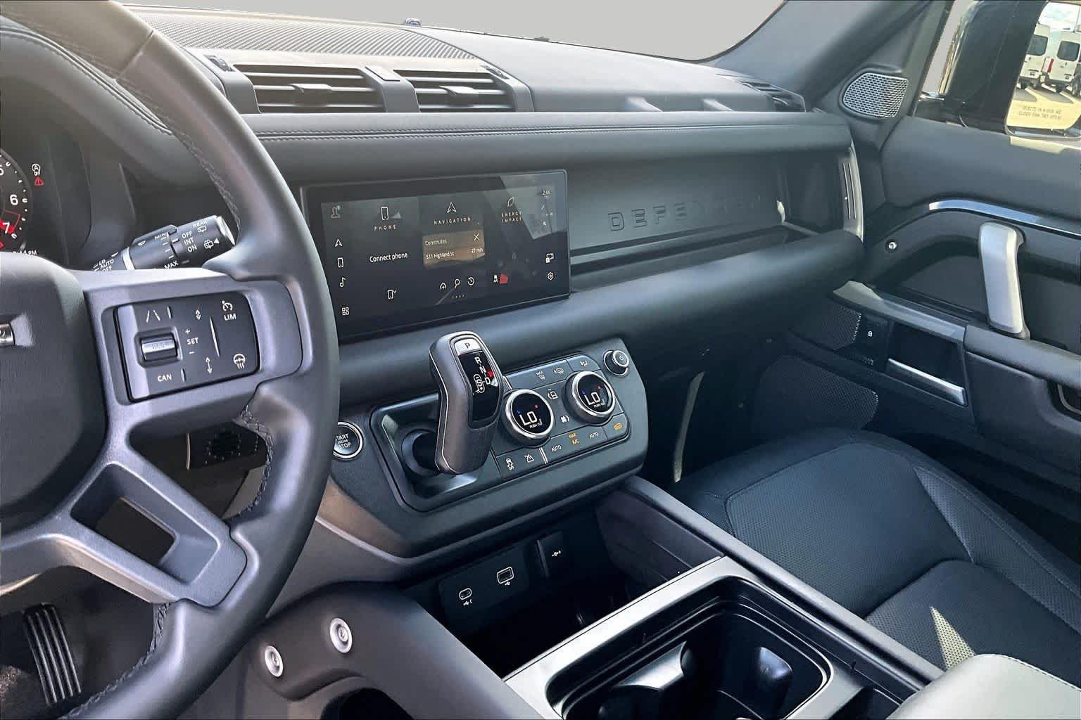 Used 2024 Carpathian Grey Premium Metallic Land Rover X-Dynamic SE image 5
