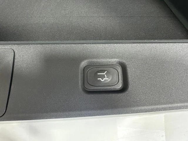 New 2026 Oxford White Ford Active image 19