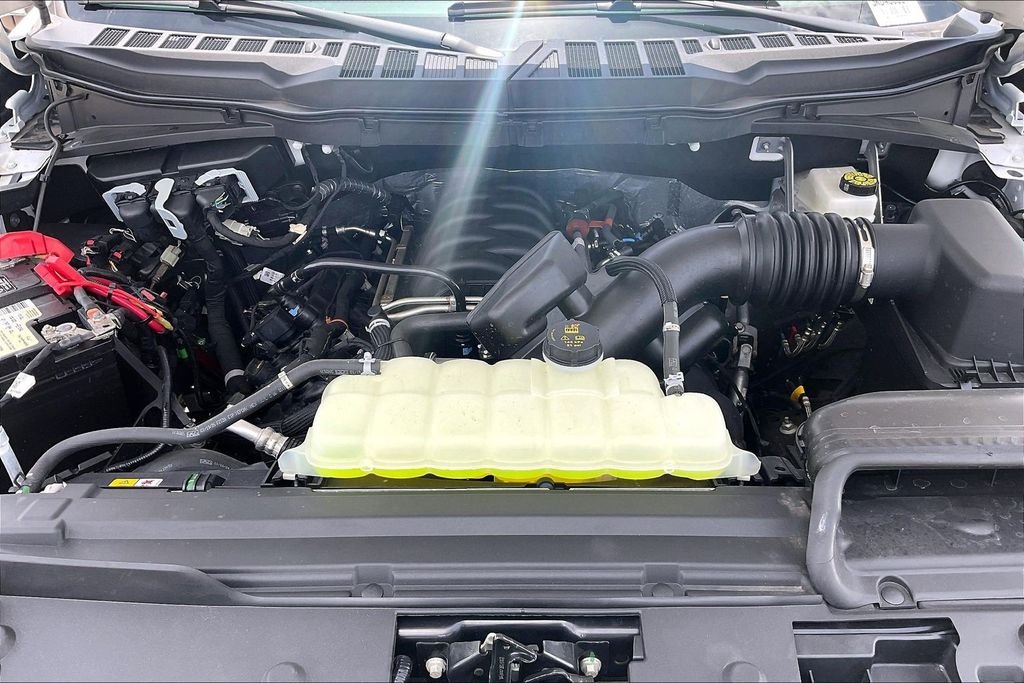 New 2025 Oxford White Ford XL image 9