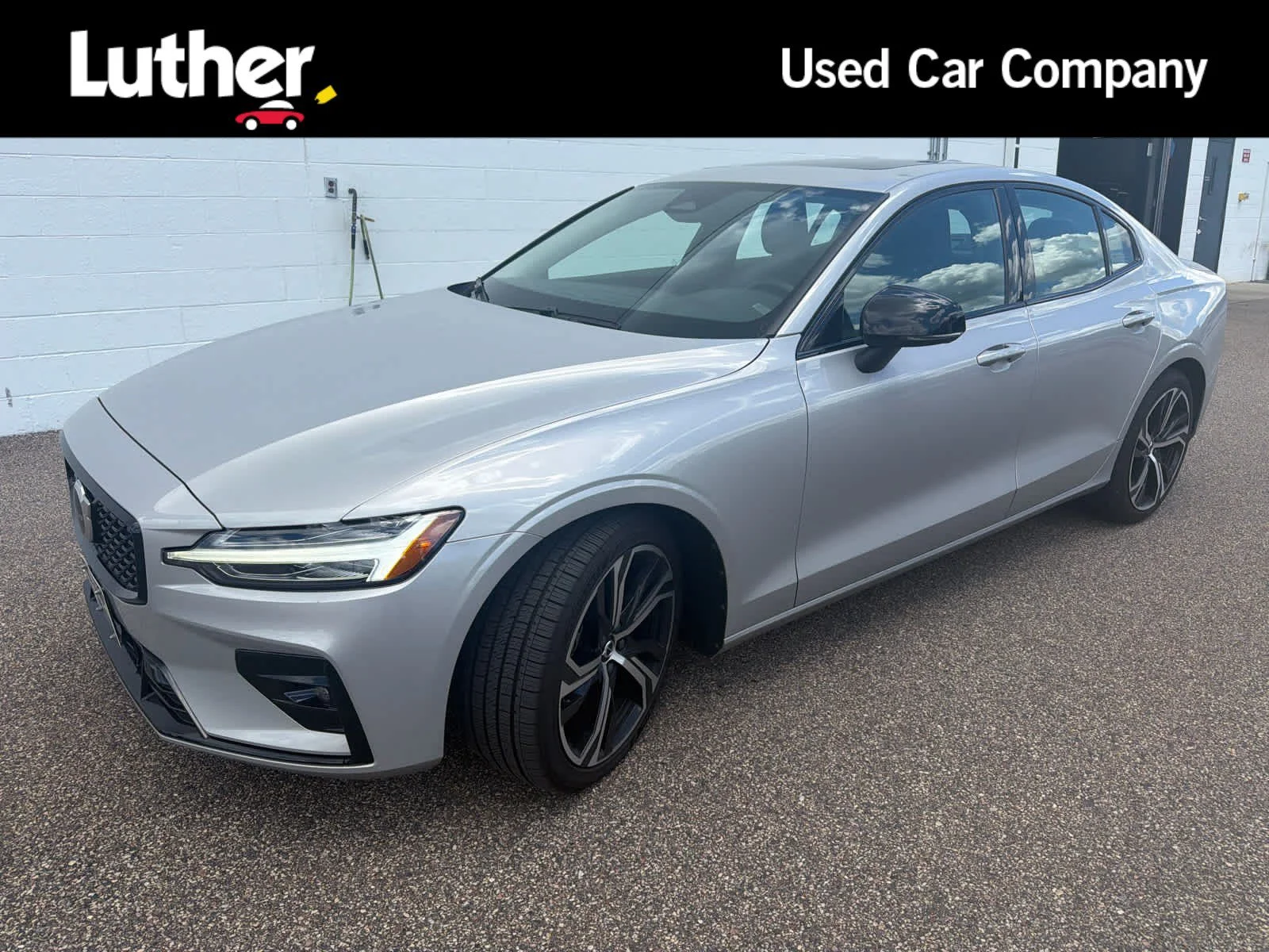 2024 Volvo S60 B5 Core Dark Theme AWD's photo