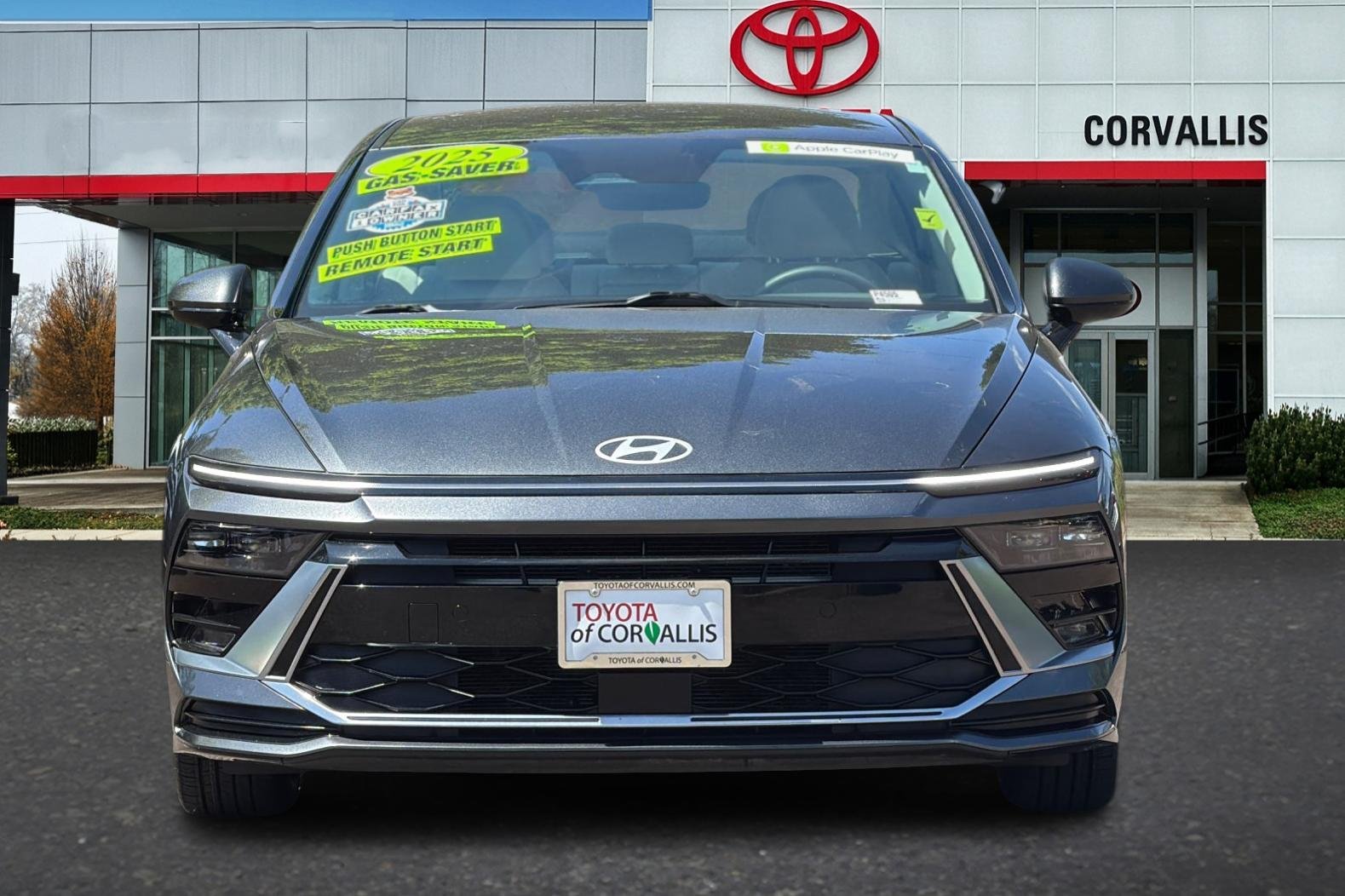Used 2025 Portofino Gray Hyundai SEL image 9