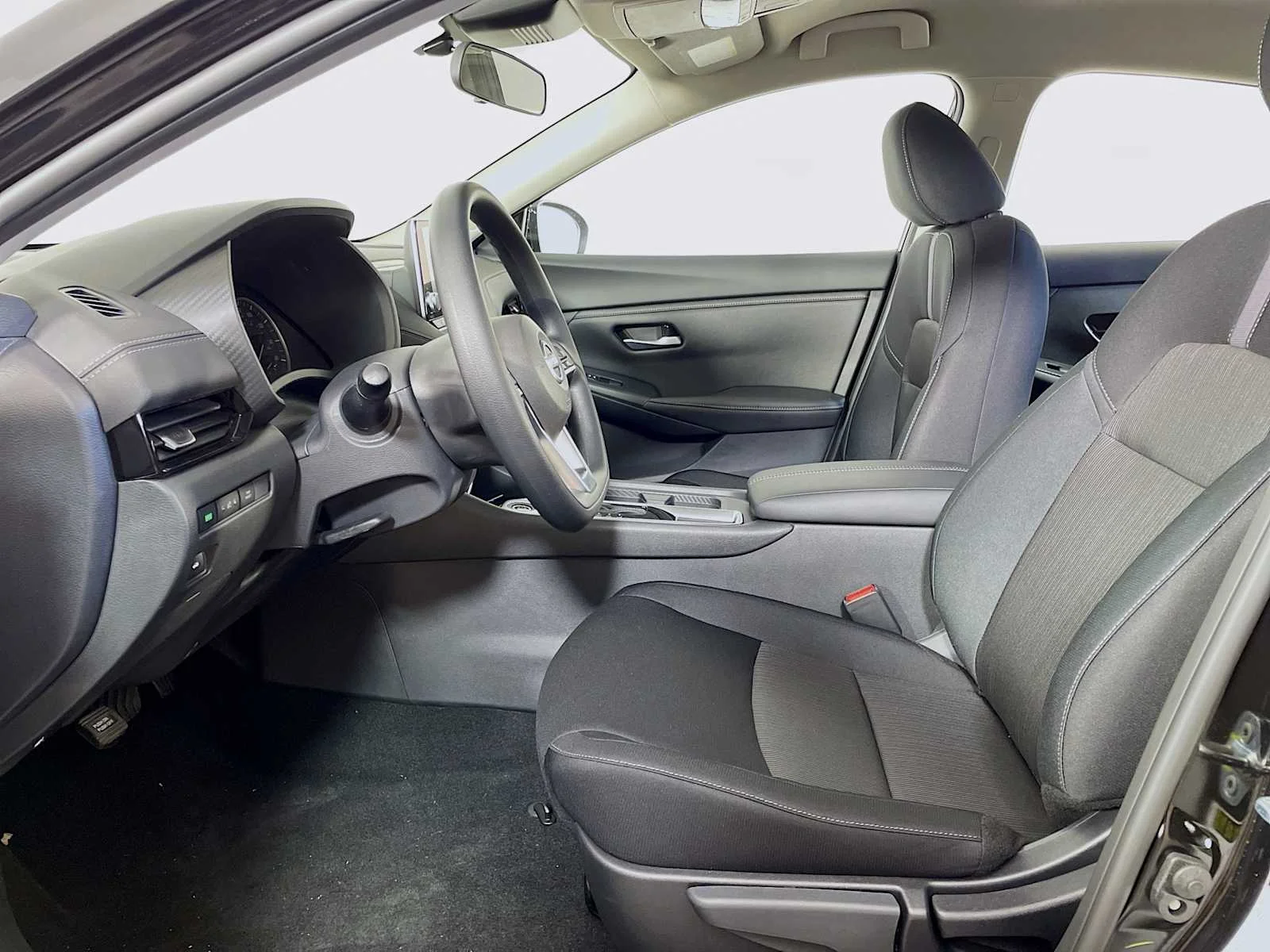 Used 2025 Super Black Nissan SV image 4
