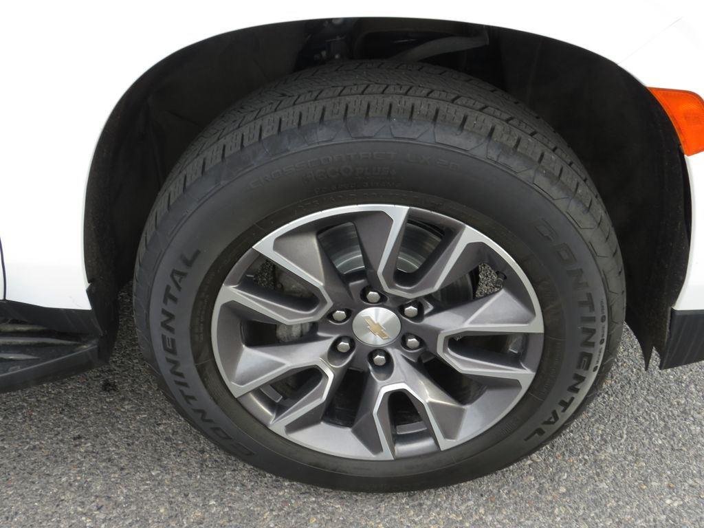 Used 2023 Summit White Chevrolet LT image 14