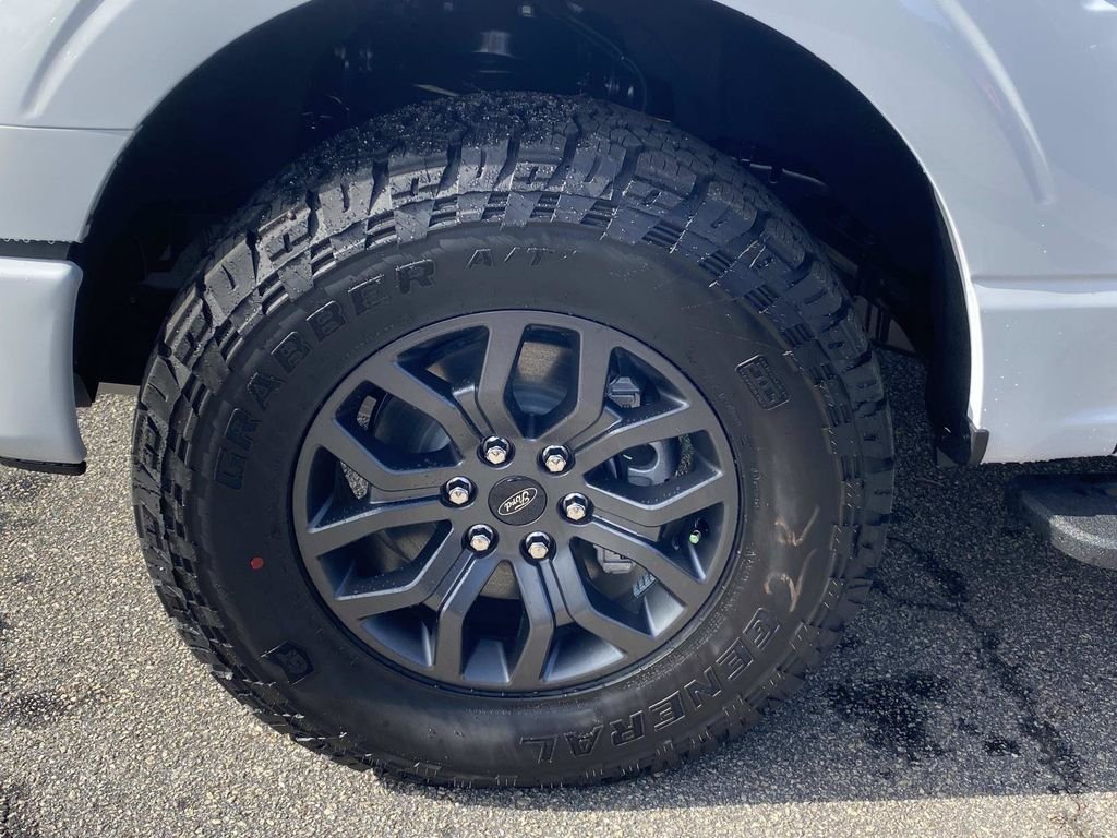 New 2026 Oxford White Ford Tremor® image 8