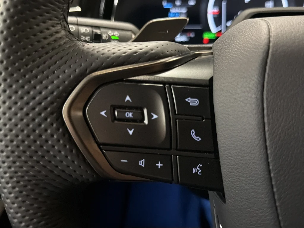 Used 2025 Beige Lexus 500h F SPORT Premium image 16