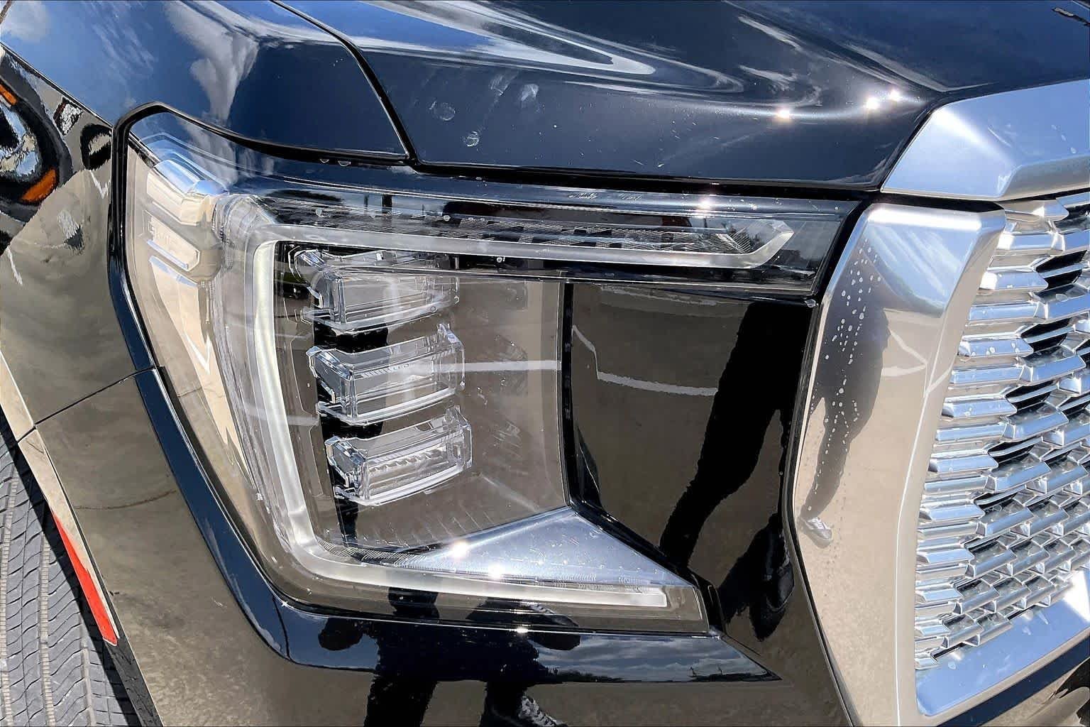 Used 2022 Onyx Black GMC Denali image 27