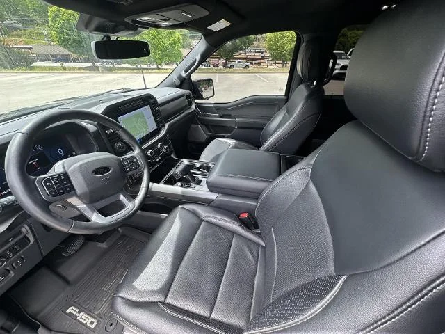 Used 2024 Agate Black Metallic Ford LARIAT image 25