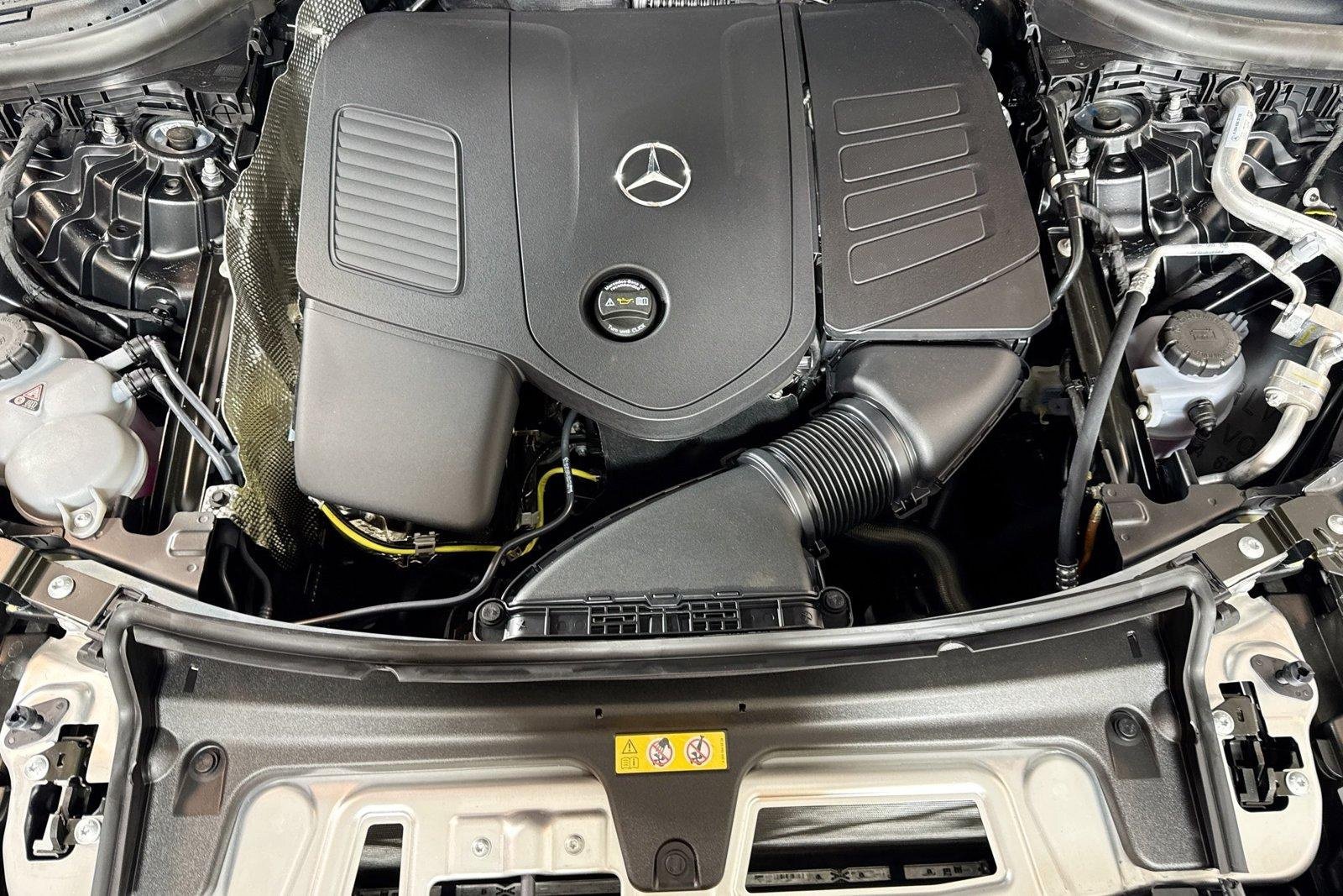 New 2026 Manufaktur Graphite Grey Magno Mercedes-Benz GLC 300 image 28