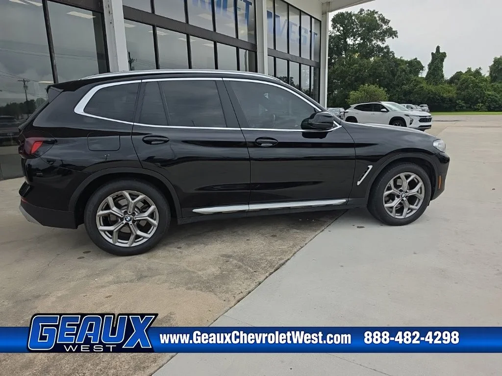 Used 2024 Black BMW sDrive30i image 9