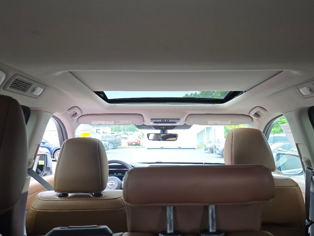 Used 2023 Boulder Gray Pearl Nissan Platinum image 28