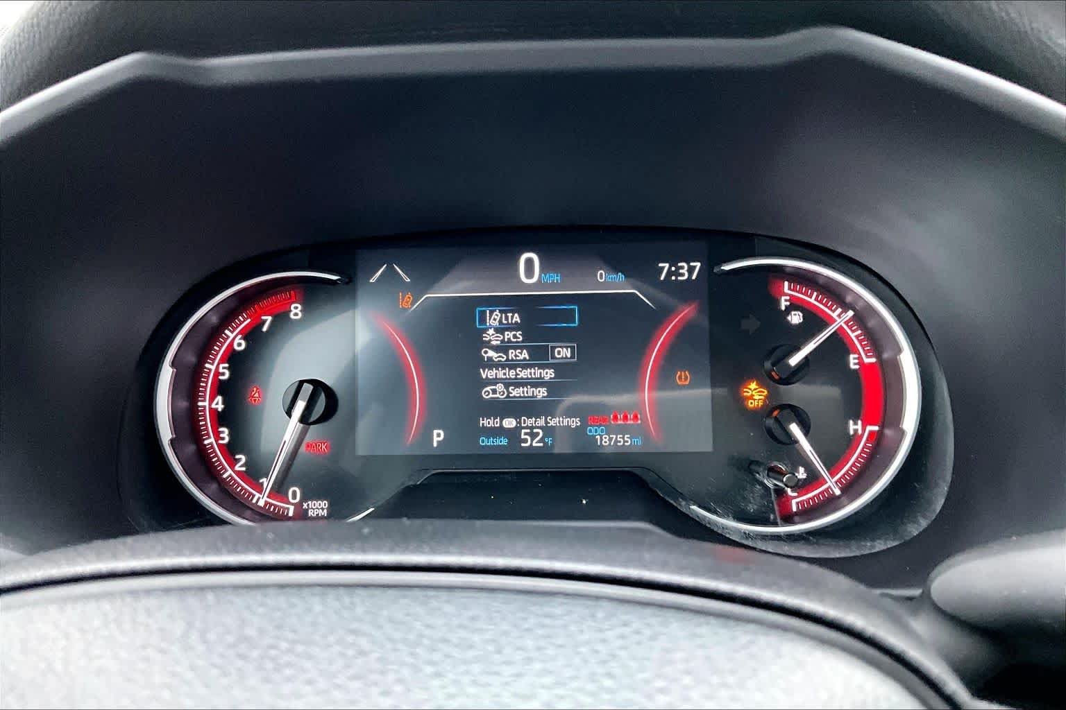 Used 2025 Ice Toyota LE image 25