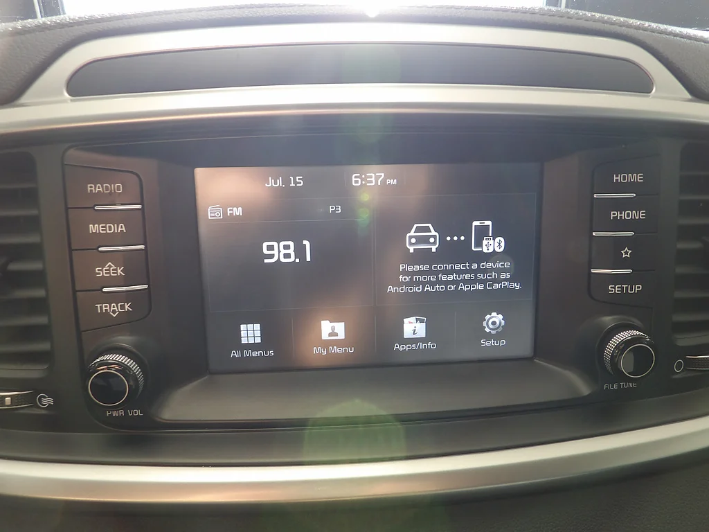 Used 2019 Sparkling Silver Kia LX V6 image 35