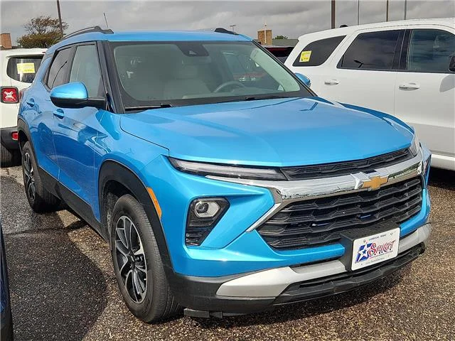 Used 2025 Blue Chevrolet LT Front-Wheel Drive image 4