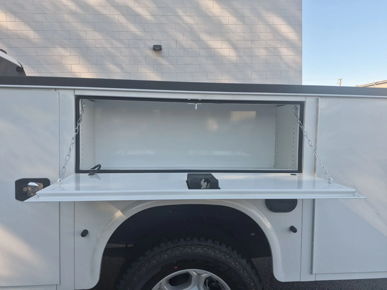 New 2026 Oxford White Ford XLT SERVICE BODY image 27