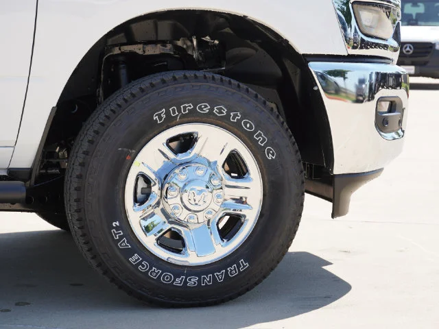 New 2027 Bright White Clear-Coat Exterior Paint RAM Tradesman image 15