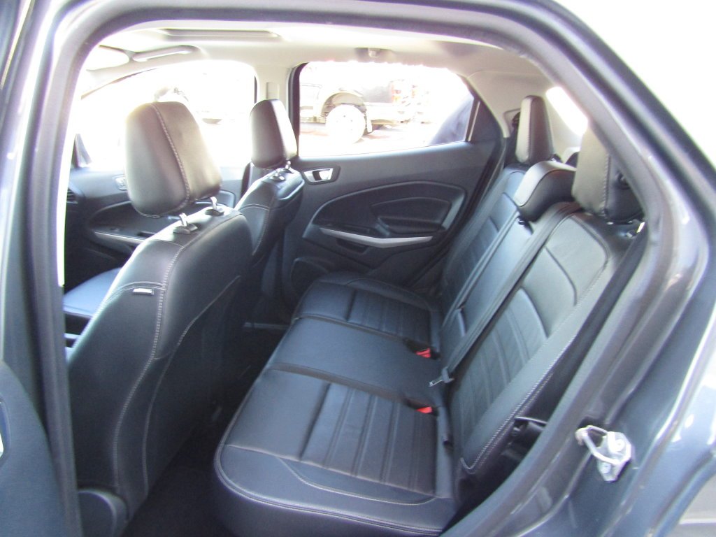 Used 2020  Ford Titanium image 29