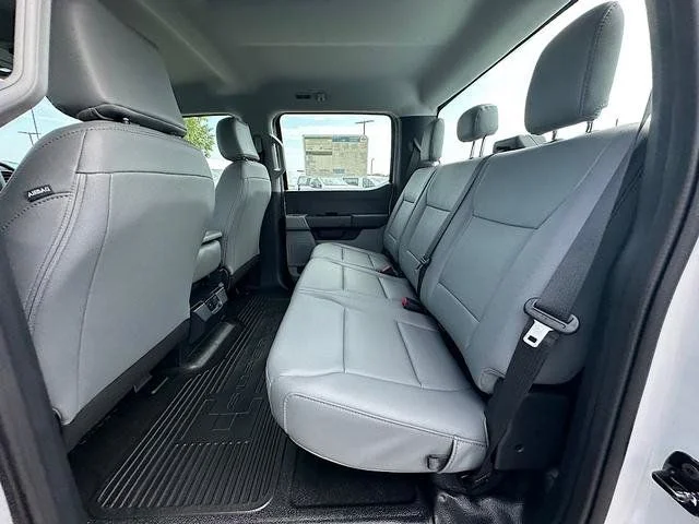 New 2027 Oxford White Ford F-350® XL image 16