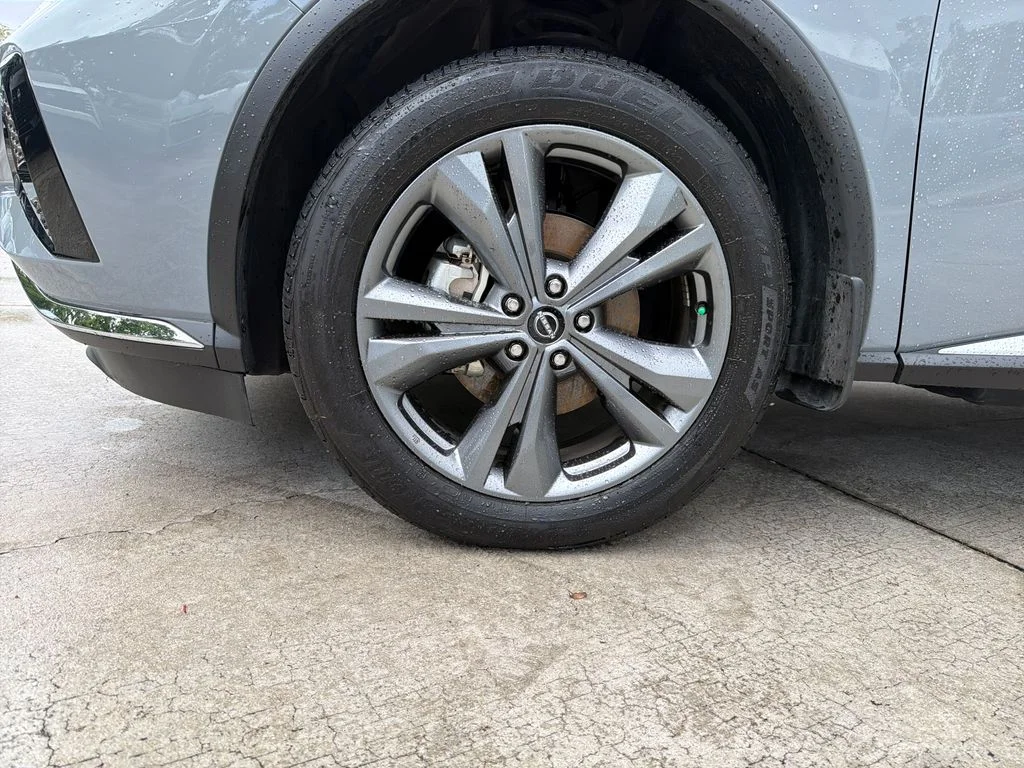 Used 2024 Gray Nissan Platinum image 12