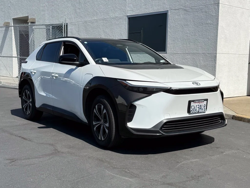 Used 2023 Beige Toyota XLE image 1