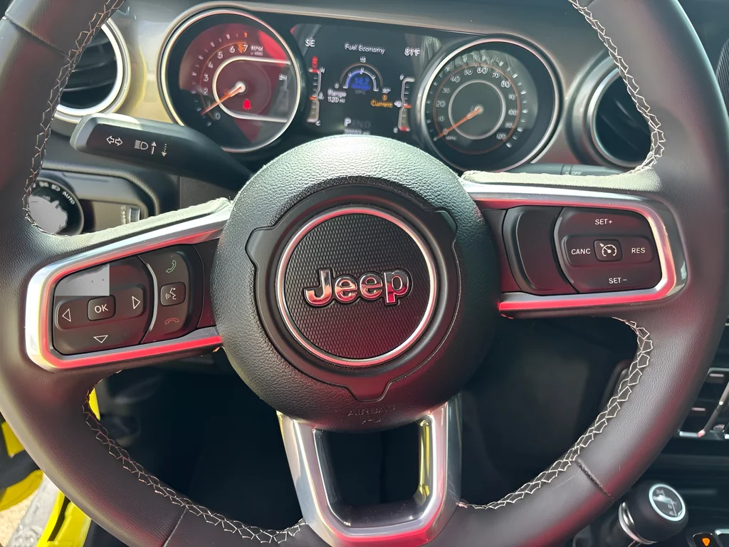 Used 2023 High Velocity Clearcoat Jeep Overland image 13