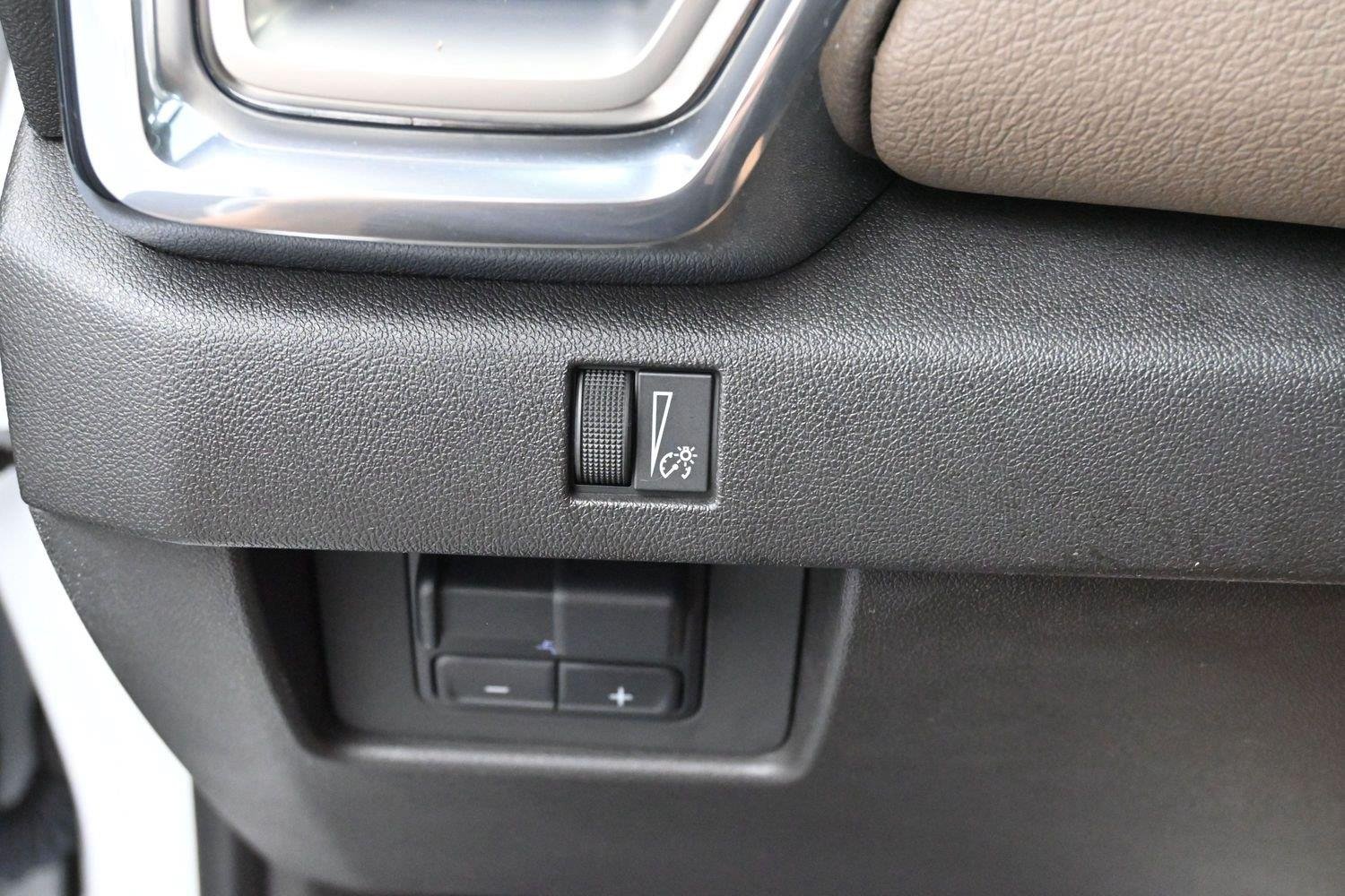 Used 2024 Summit White GMC Denali image 30