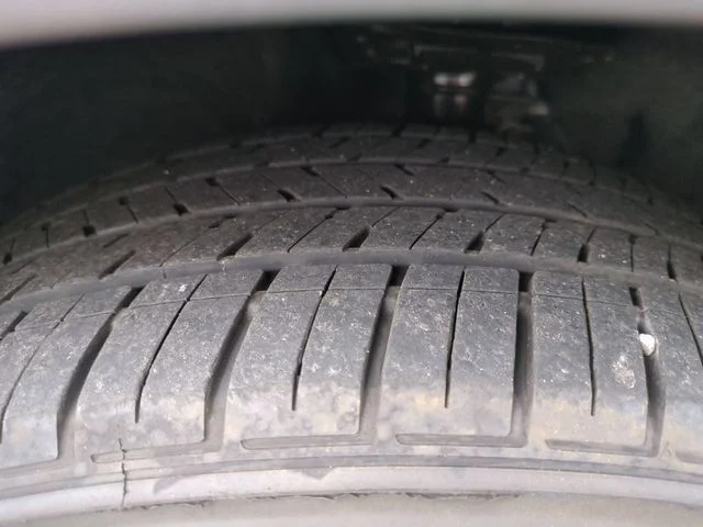 Used 2022 Black Ford SE image 11