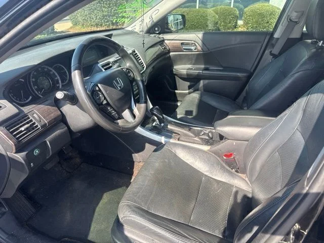 Used 2017 Black Honda EX-L image 13