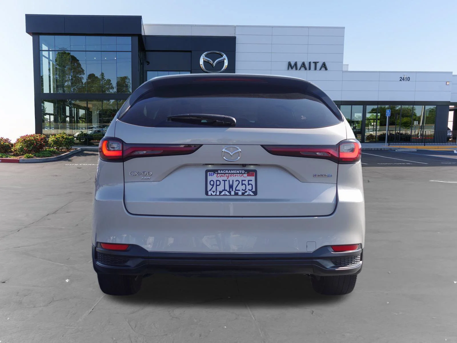 Certified Used 2024 Platinum Quartz Mazda Preferred image 5