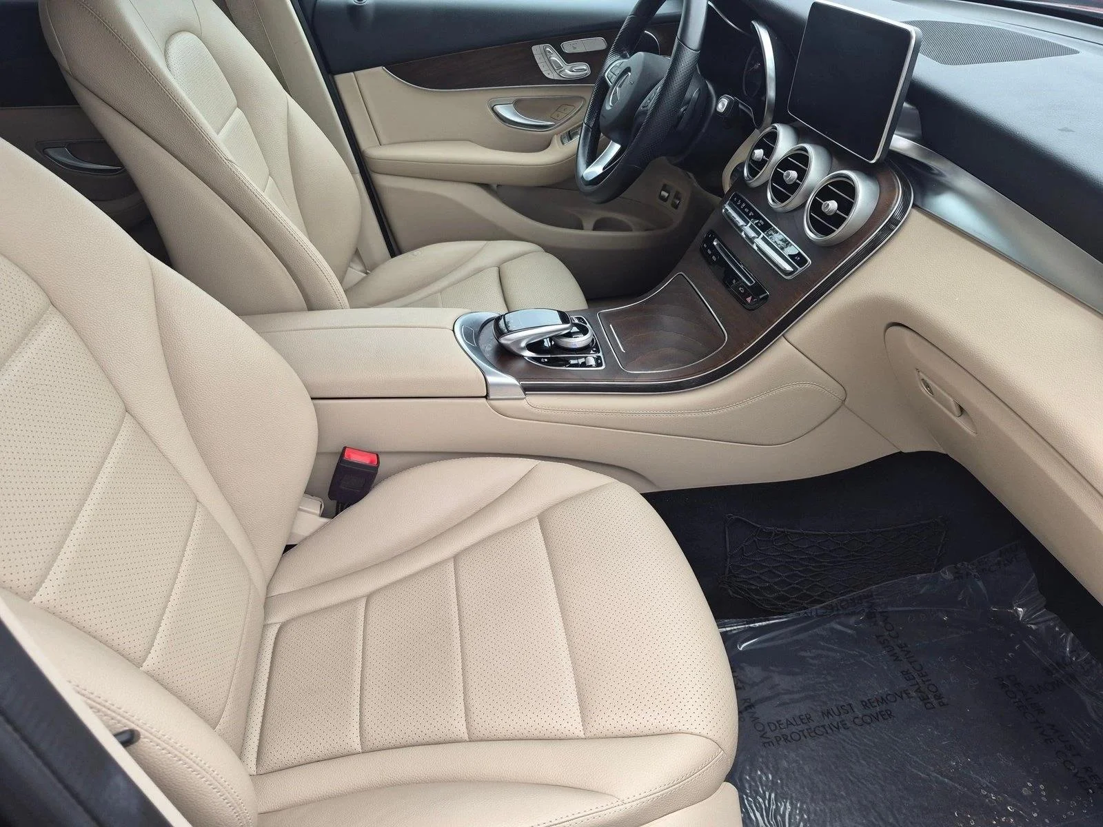 Used 2019 Black Mercedes-Benz GLC 350e image 19