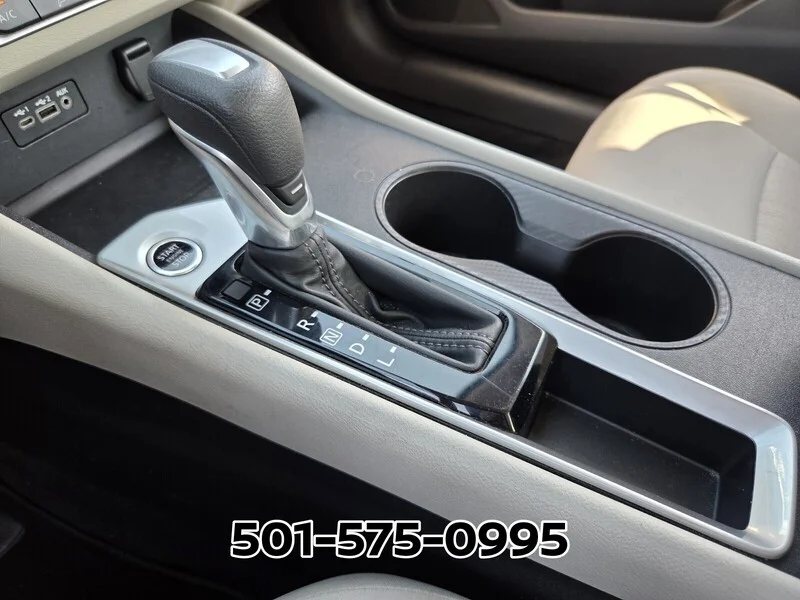 Used 2025 Super Black NISSAN SV FWD image 27