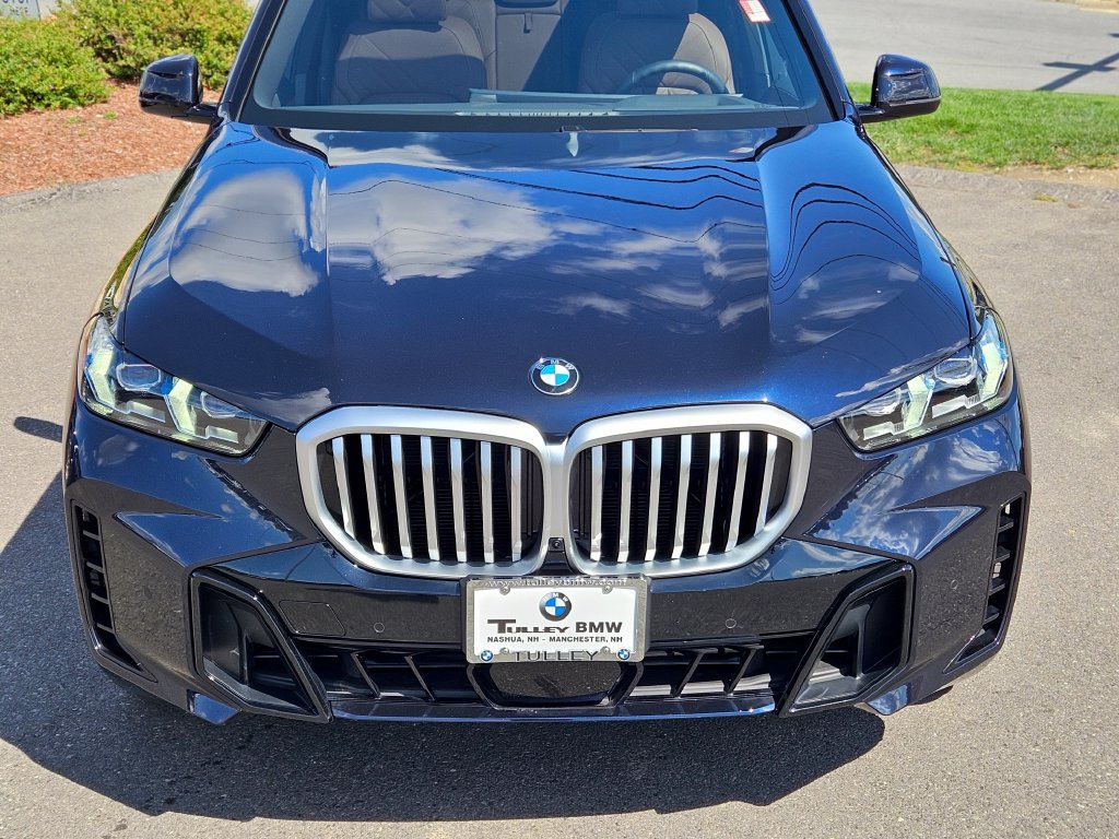 Used 2026 Carbon Black Metallic BMW xDrive40i image 8