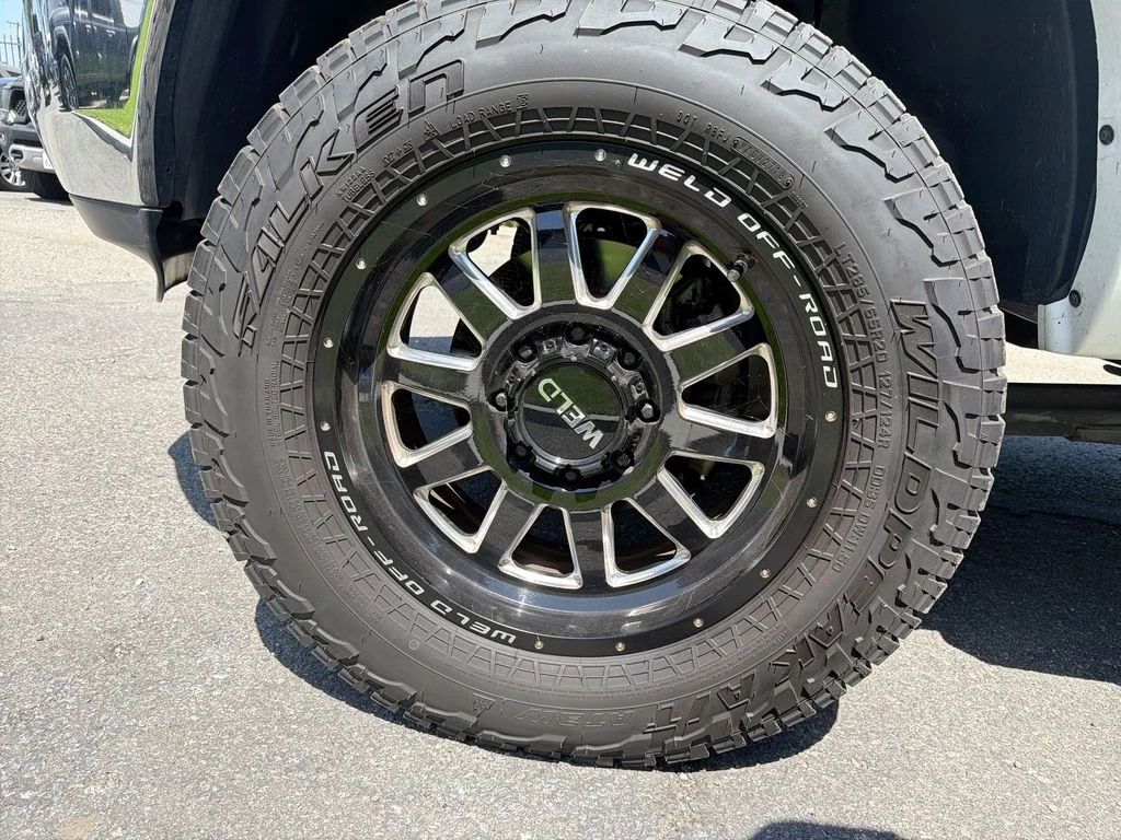 Used 2014 White Ram Laramie image 18