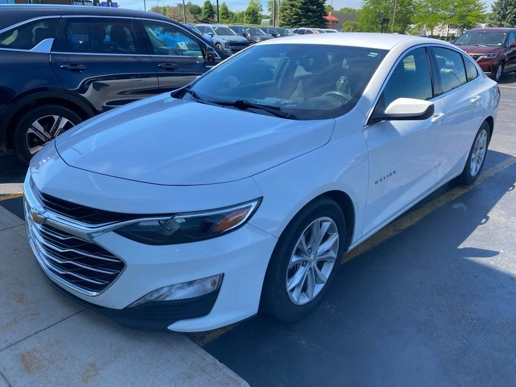 Used 2020 Summit White Chevrolet LT image 3