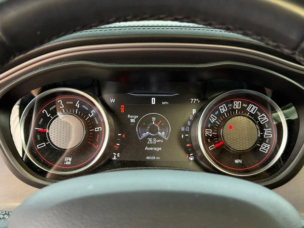 Used 2023 Orange Dodge SXT image 17