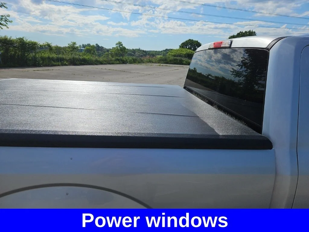 Used 2015 Ingot Silver Ford XLT image 10
