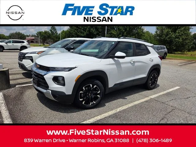 Used 2022 White Chevrolet LT image 3