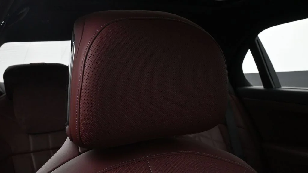 2025 BMW i7 50 - Photo 18
