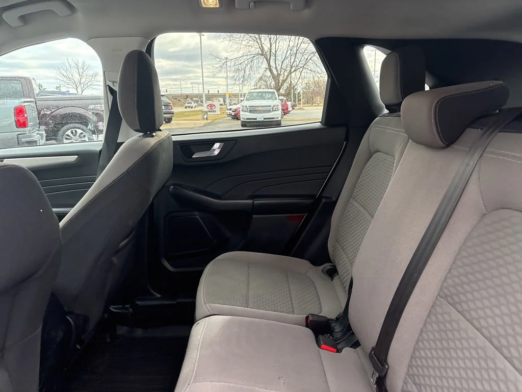 Used 2021 Star White Metallic Tri-Coat Ford SE image 24