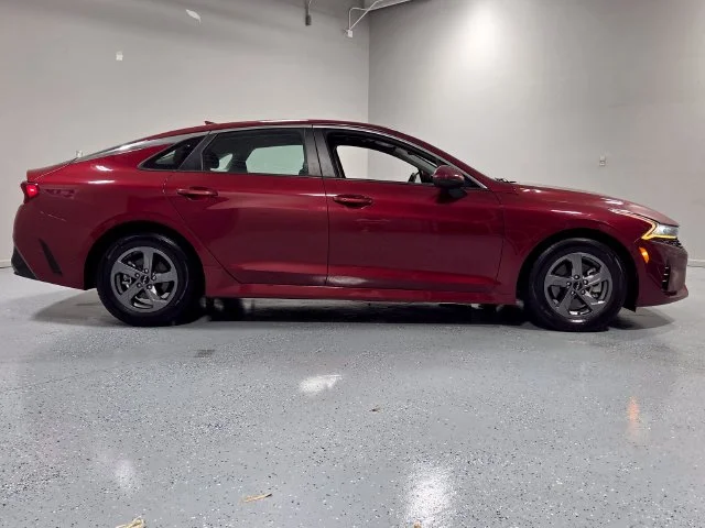 Used 2023 Red Kia LXS image 13
