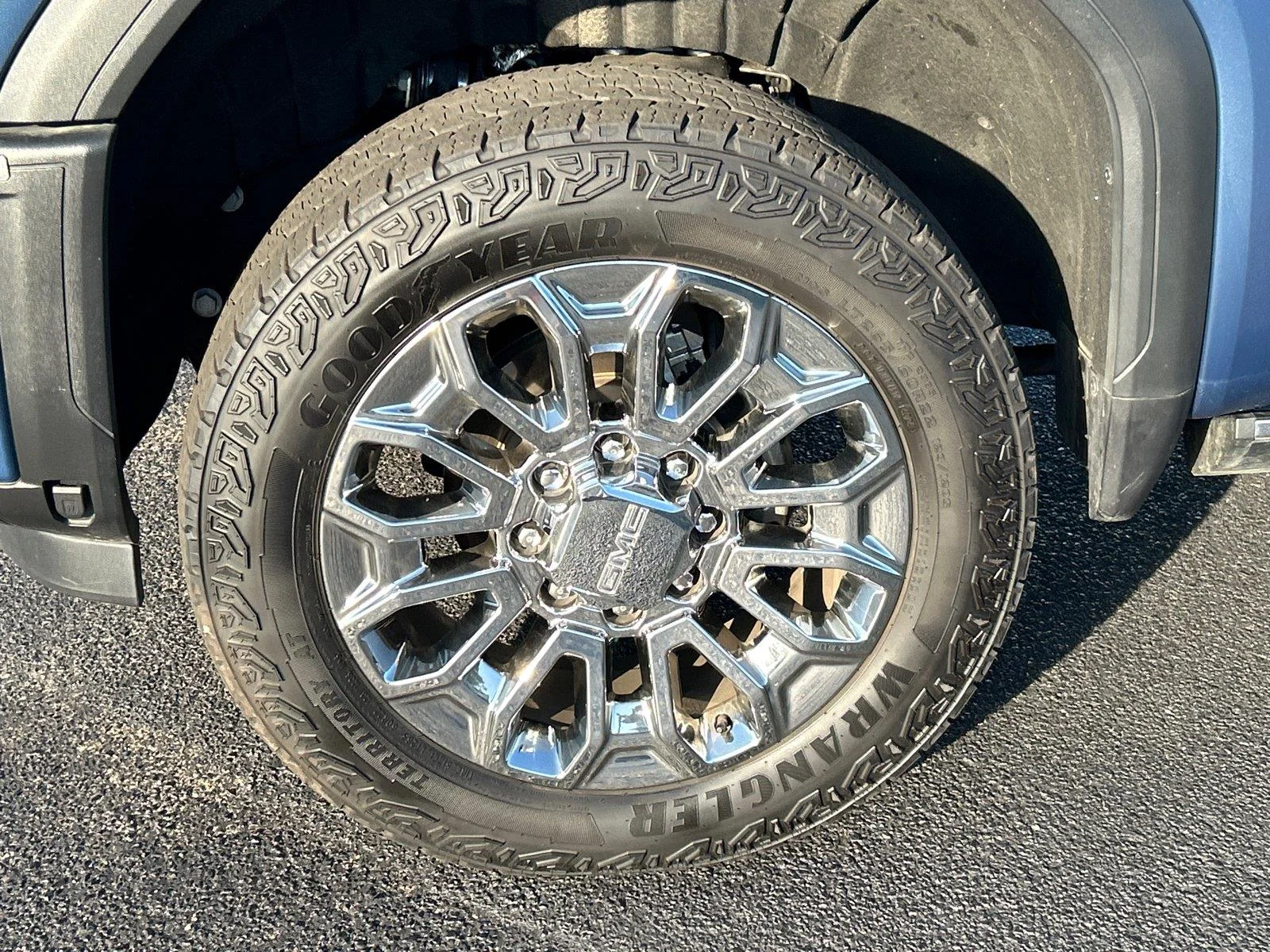 Used 2025 Downpour Metallic GMC Denali image 11