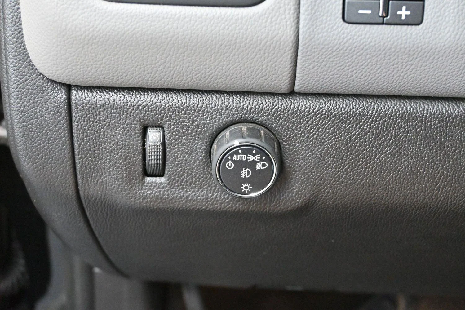 Used 2016 Black Chevrolet 2WD LT image 25