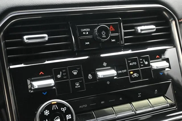 Used 2025 Alpine Metallic/super Black Nissan PRO-4X image 18