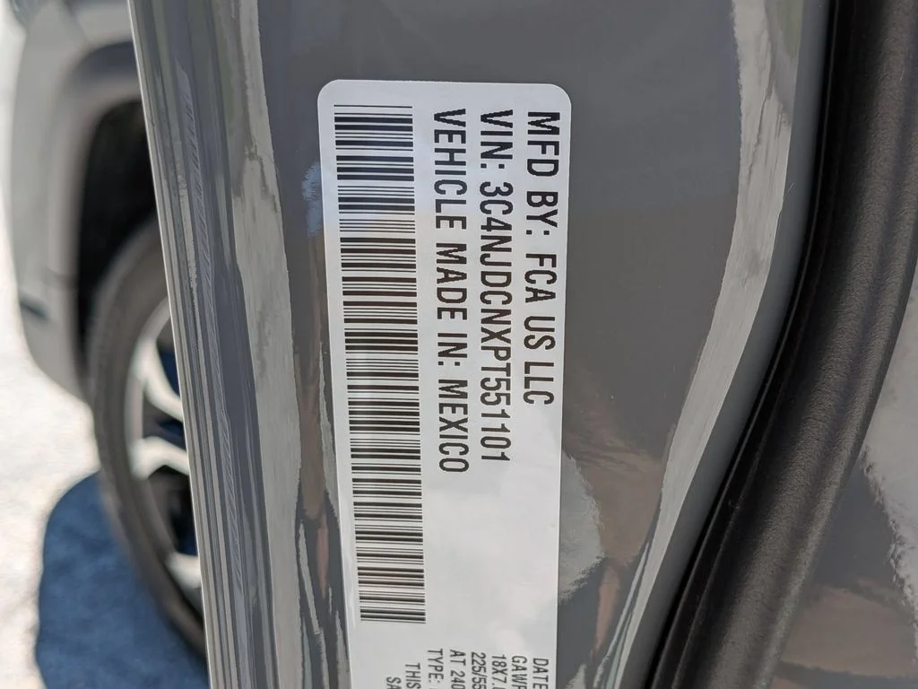 Used 2023 Gray Jeep Limited image 27